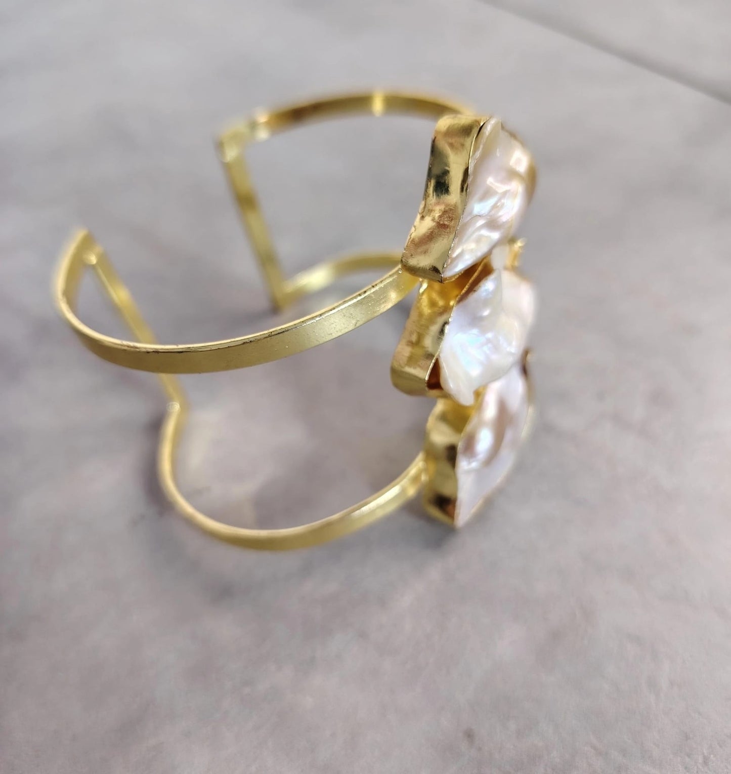 Bracciale Onde di Perla - 3 Perle Scaramazze Naturali | Pezzo Unico
