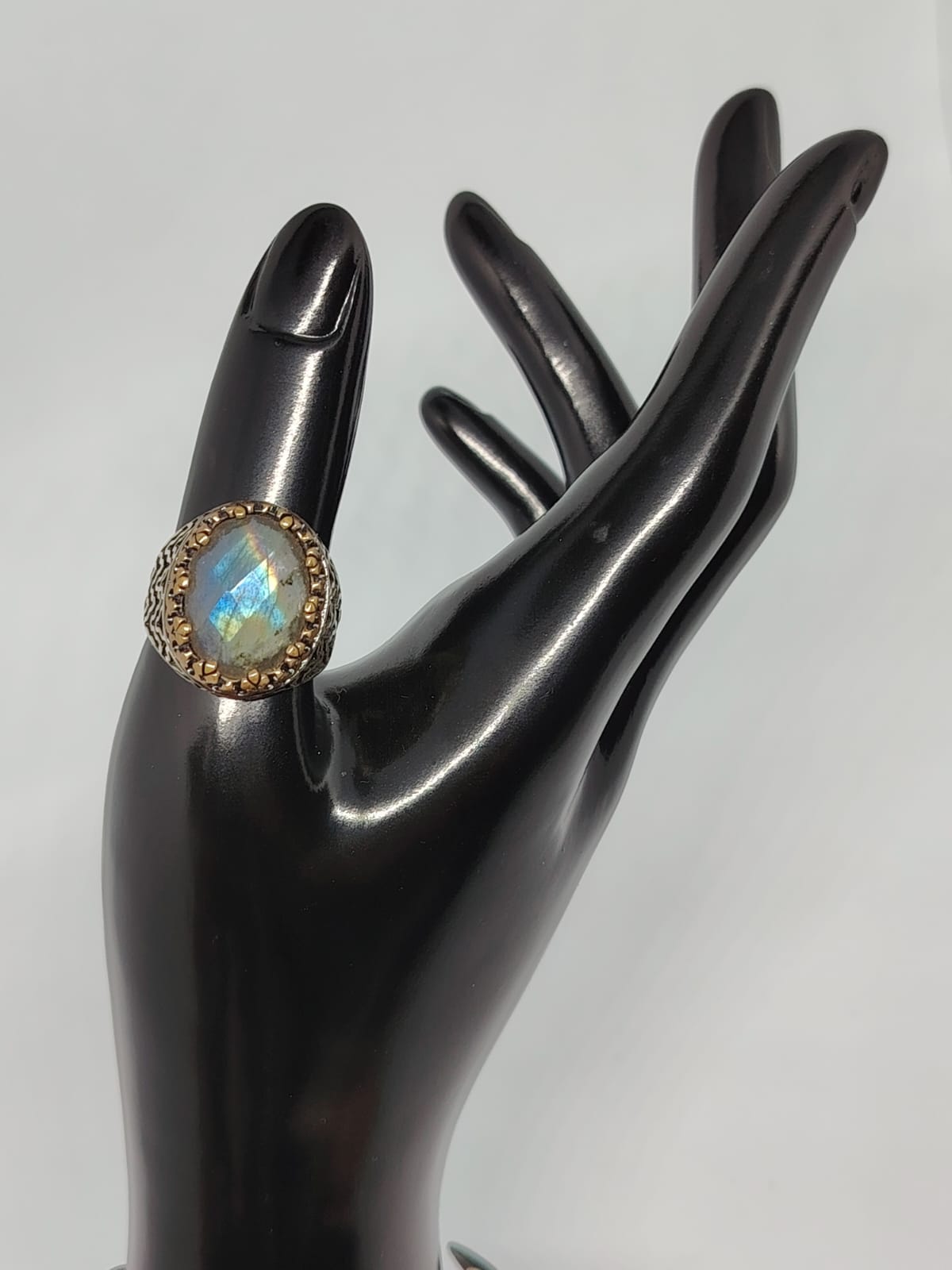 ✨ Anello “Re delle Ombre” – Labradorite. Pezzo unico. 💎