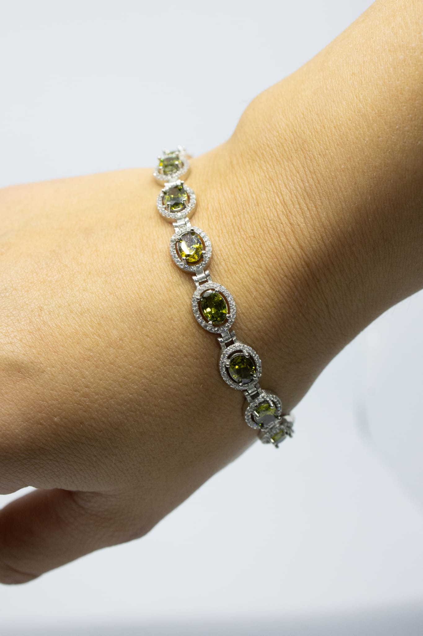 ✨ Bracciale “Luce di Zultanite”. Pezzo unico. 💎