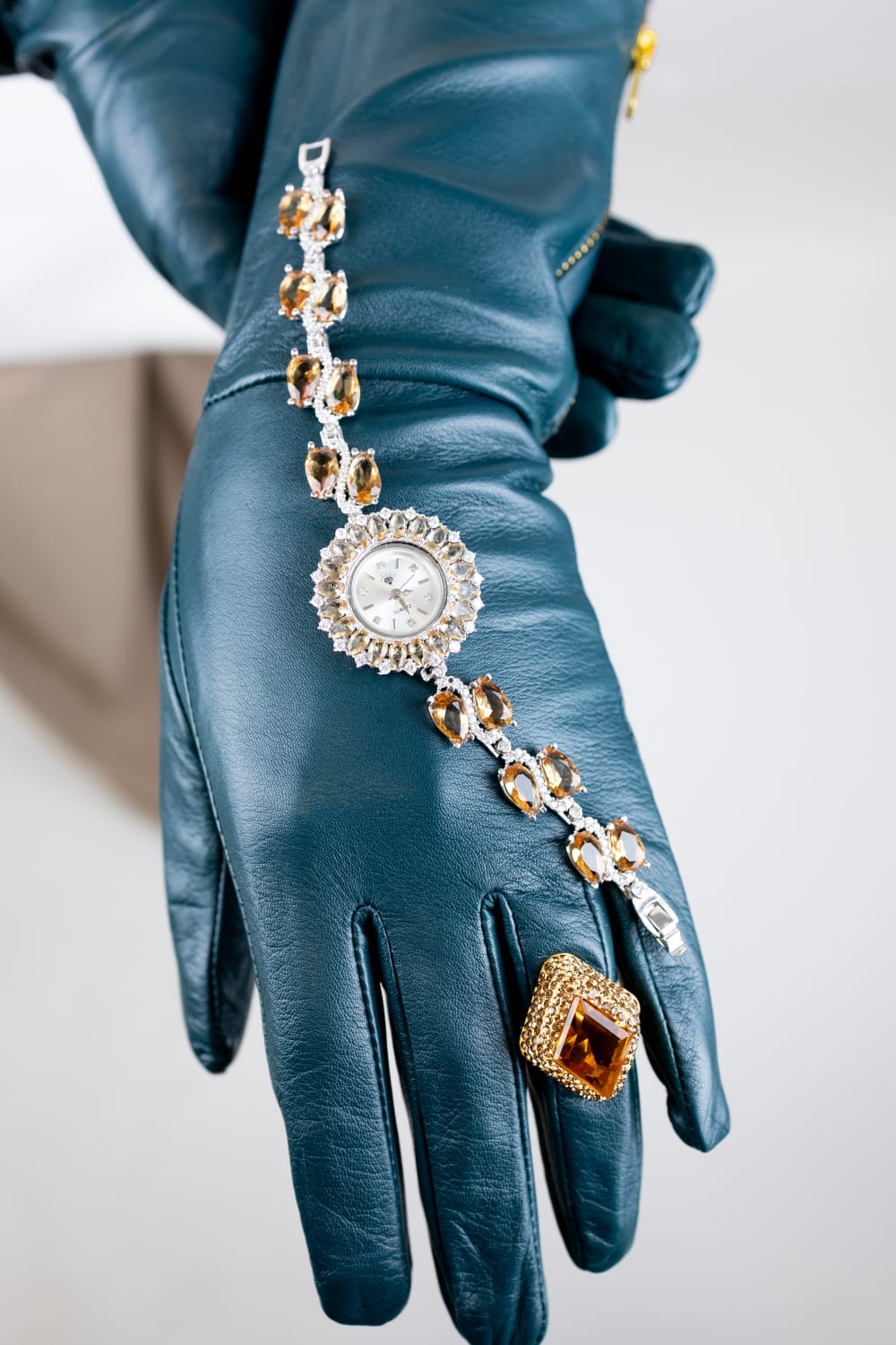 ✨ Orologio Luce d'Ambra - Zultanite Sintetica e Zirconi | Pezzo Unico 💎