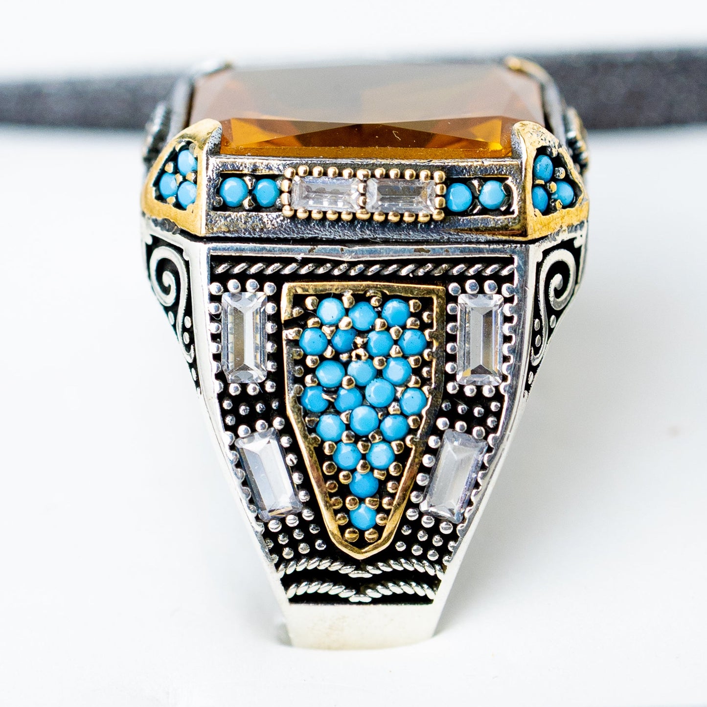 ✨ Anello “Deserto di Luce” – Zultanite, Zirconi e Turchesi. Pezzo unico. 💎